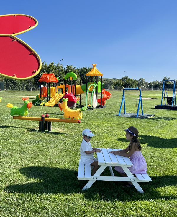 NOU! Poppy’s Playground - Distracție în Aer Liber pentru mici oaspeți!
